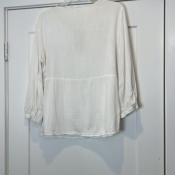 GAP White Tie Front Peplum Blouse size large. - Picture 7 of 9